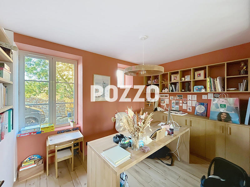 Maison - 223 m² - 8 pièces