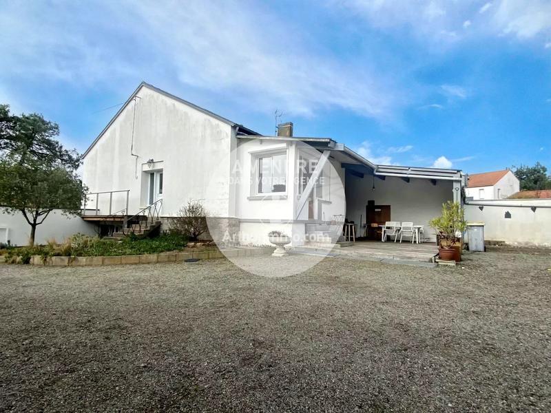 Maison - 250 m² - 9 pièces