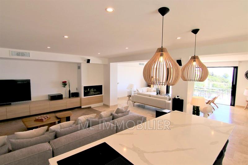 Maison contemporaine - 310 m² - 8 pièces