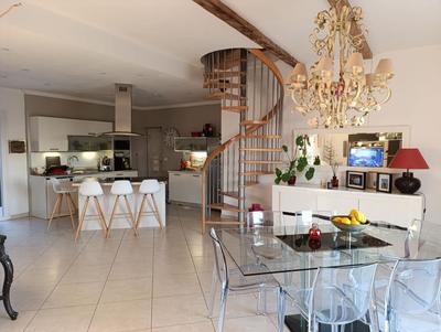 Villa - 170 m² - 5 pièces