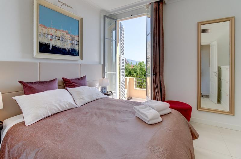 Maison - 211 m² - 8 pièces