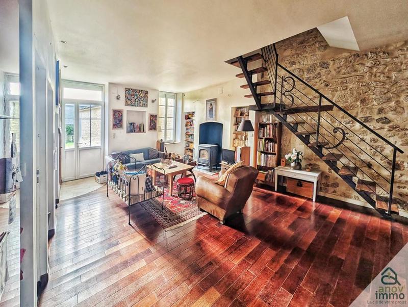 Maison de ville - 234 m² - 9 pièces