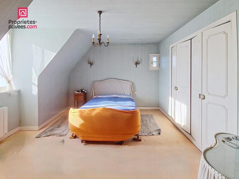 Maison - 180 m² - 8 pièces