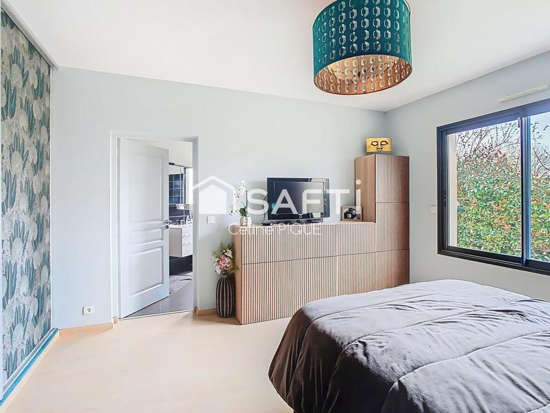 Maison - 210 m² - 7 pièces