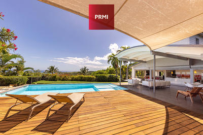 Maison - 235 m² - 8 pièces