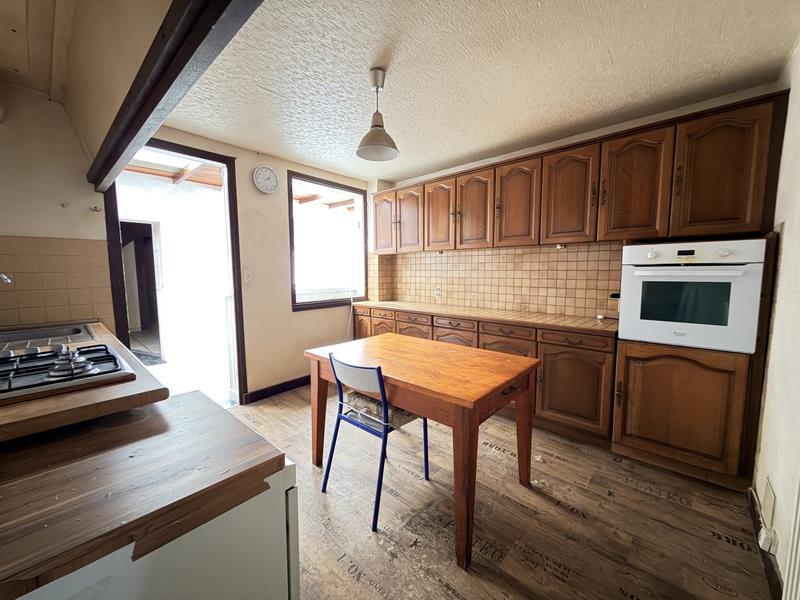 Maison - 90 m² - 5 pièces