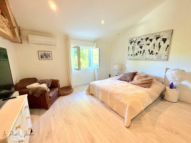 Mas - 210 m² - 5 pièces