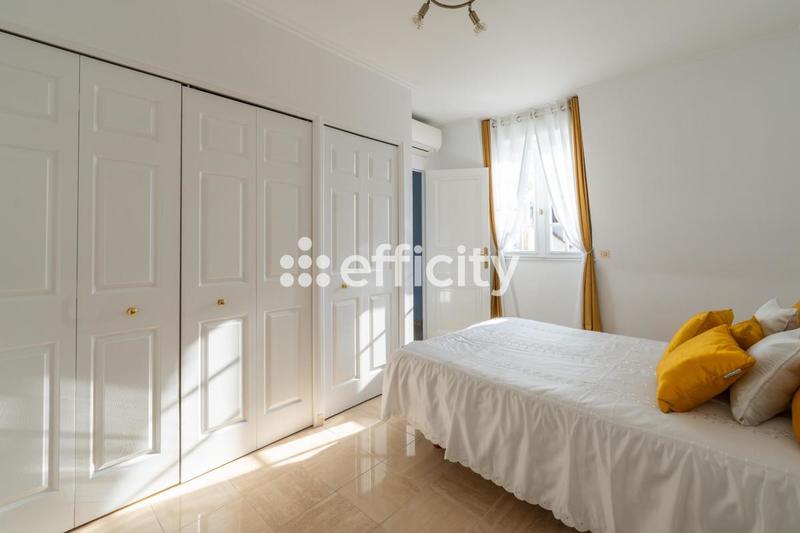 Maison - 193 m² - 7 pièces