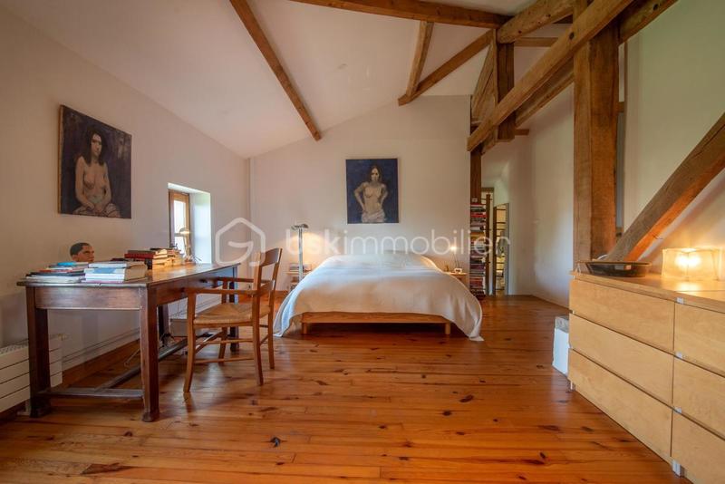 Maison ancienne - 360 m² - 7 pièces