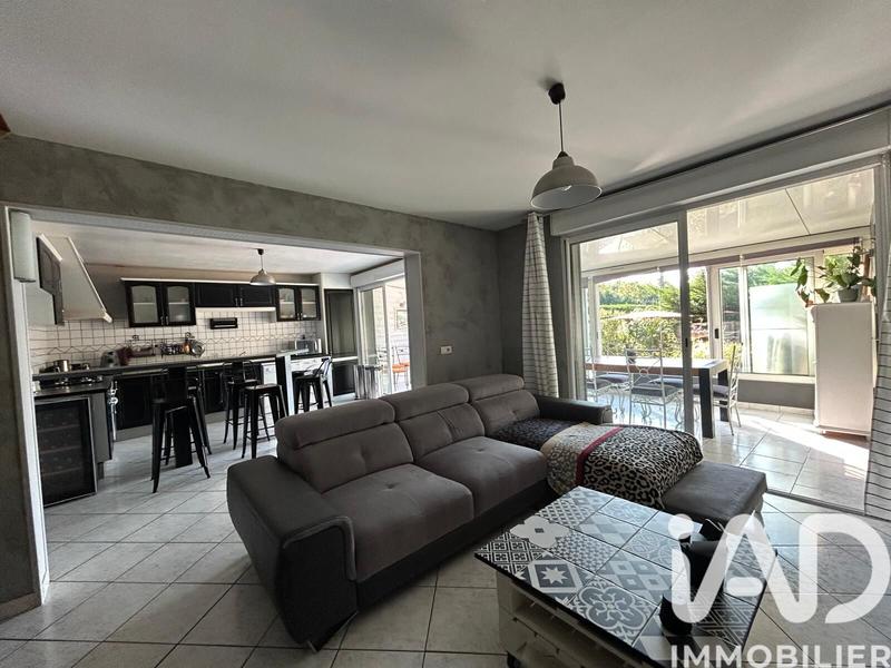 Maison - 95 m² - 5 pièces