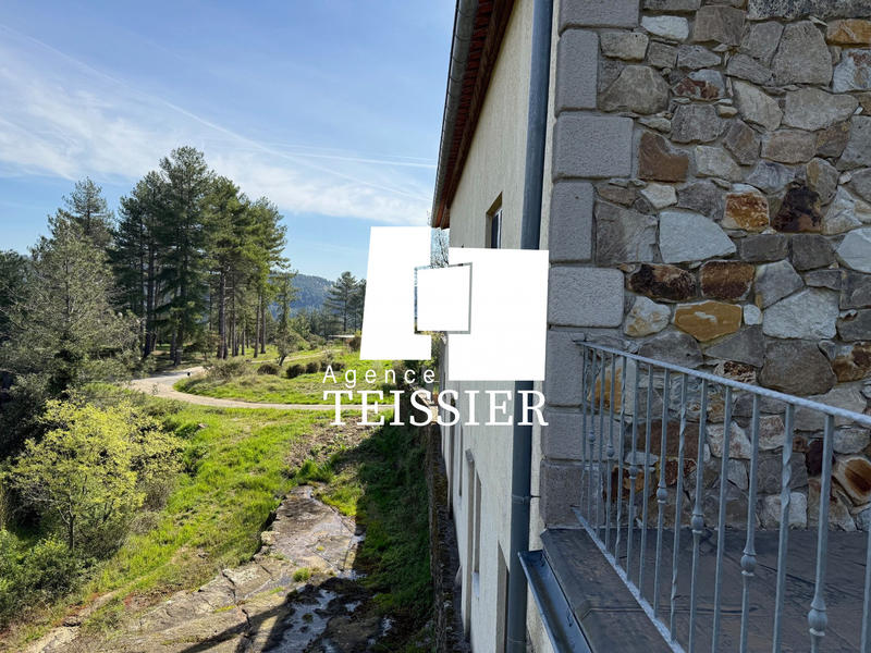 Maison - 217 m² - 9 pièces