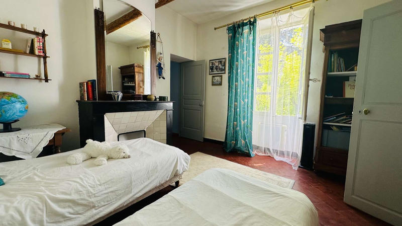 Maison - 300 m² - 9 pièces