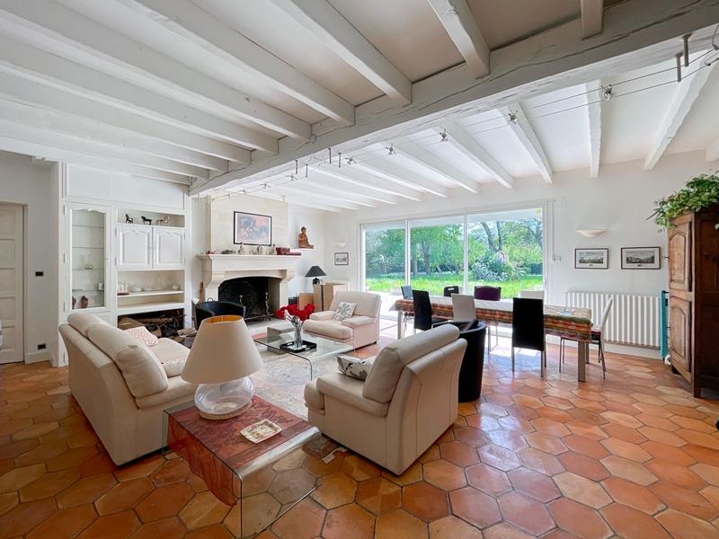 Maison - 276 m² - 8 pièces