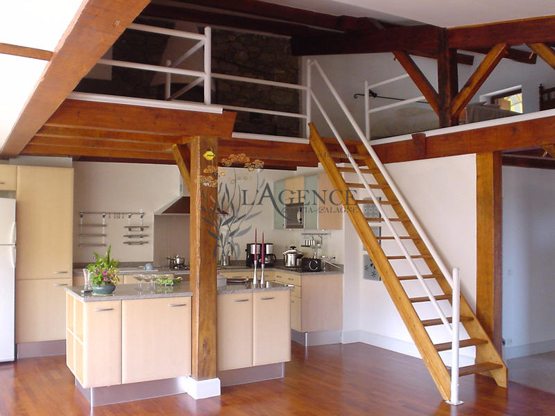 Maison - 271 m² - 9 pièces