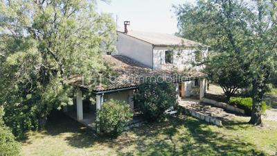 Maison - 216 m² - 8 pièces