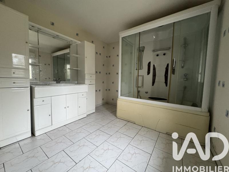 Maison - 208 m² - 6 pièces