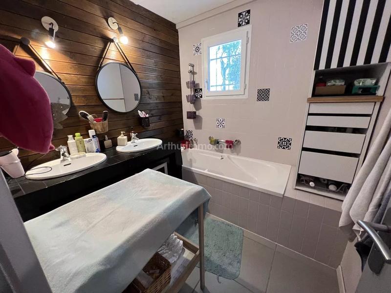 Maison - 189 m² - 6 pièces