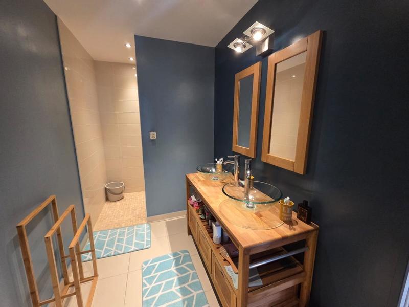 Maison - 215 m² - 10 pièces