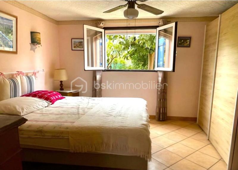 Maison traditionnelle - 140 m² - 6 pièces