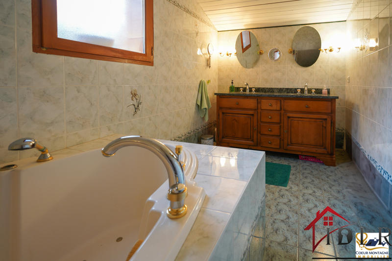 Maison - 168 m² - 5 pièces