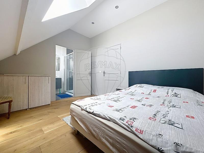 Maison - 368 m² - 12 pièces