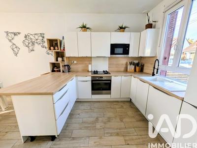 Maison - 85 m² - 5 pièces