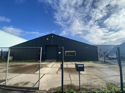 Local d'activité / Entrepôt - 600 m²