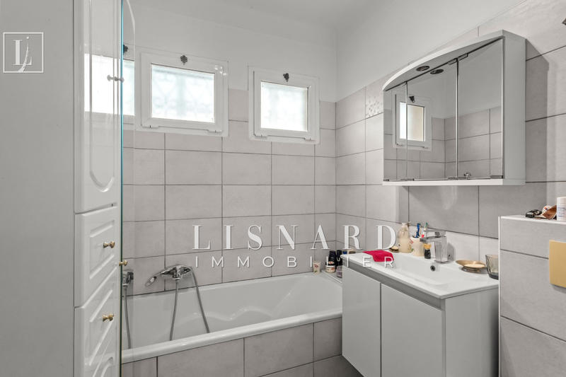 Maison - 262 m² - 10 pièces