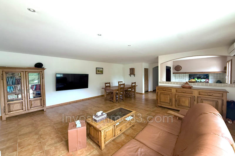 Maison - 236 m² - 9 pièces