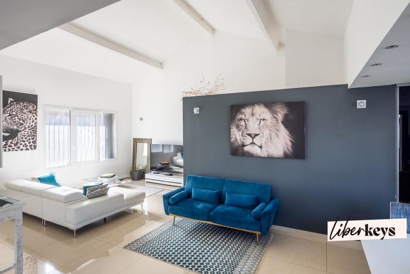 Maison d'architecte - 220 m² - 7 pièces