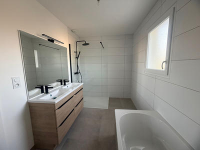 Maison - 99 m² - 4 pièces