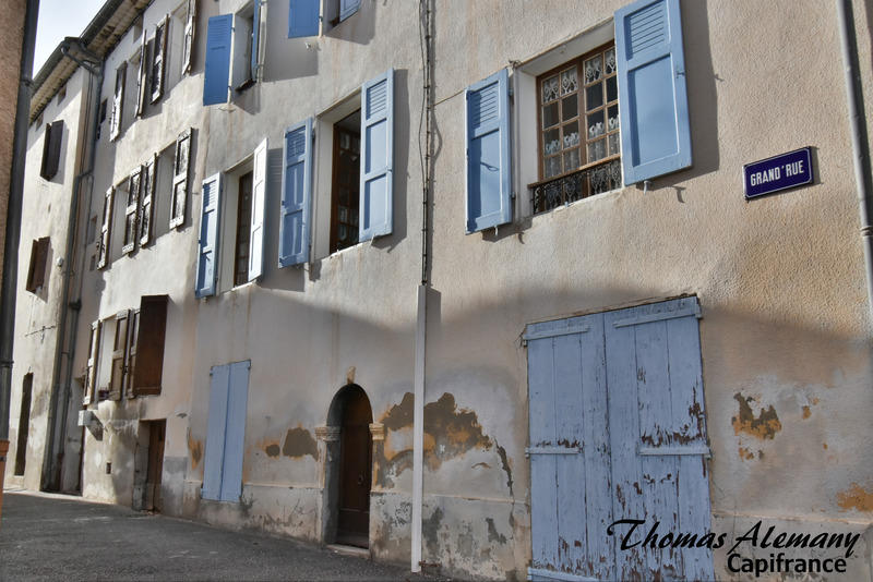 Maison de village - 250 m² - 8 pièces