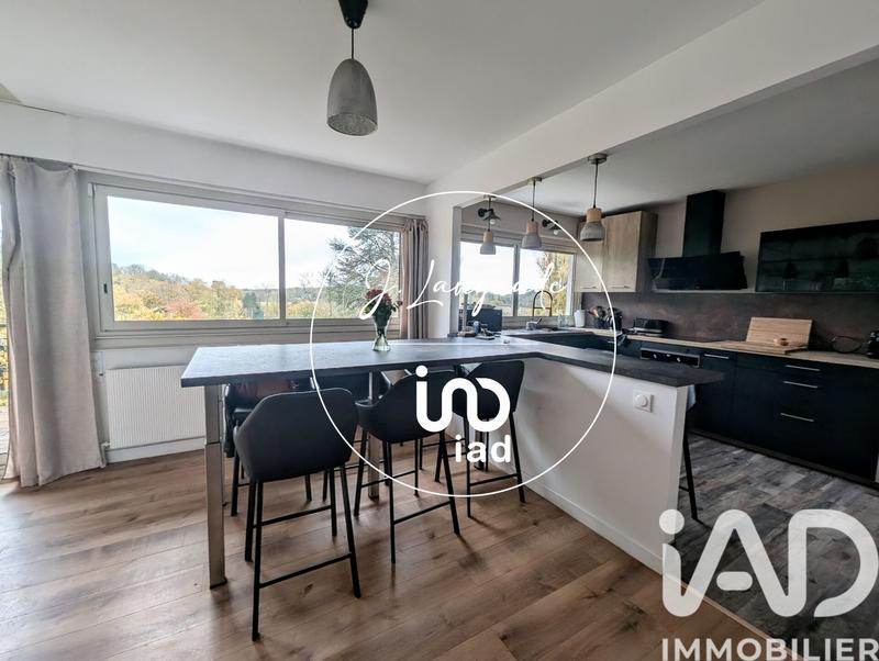 Maison - 200 m² - 7 pièces