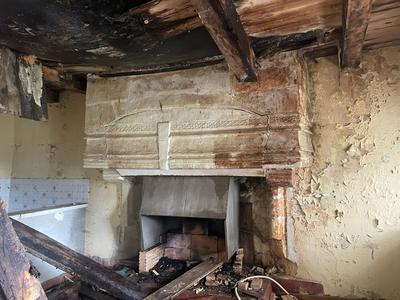 Maison ancienne - 450 m² - 3 pièces
