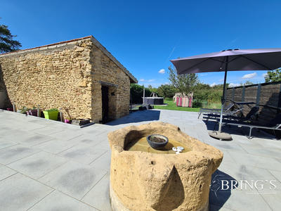 Maison - 202 m² - 8 pièces