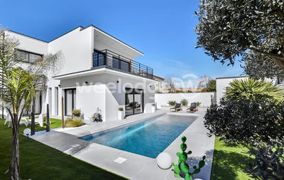 Maison contemporaine - 197 m² - 6 pièces