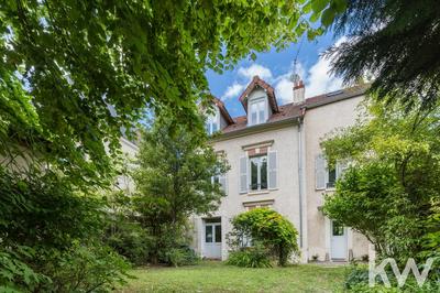 Maison - 150 m² - 8 pièces