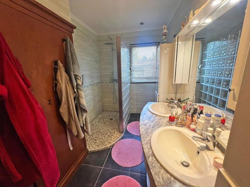 Maison - 348 m² - 10 pièces