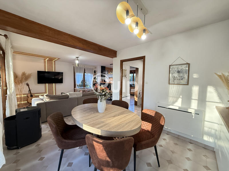 Maison - 140 m² - 5 pièces