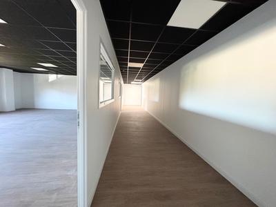 Entrepôt - 185 m² - 1 pièce