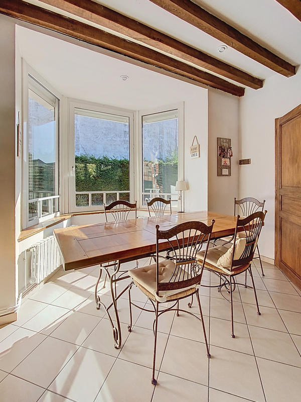 Maison - 185 m² - 8 pièces