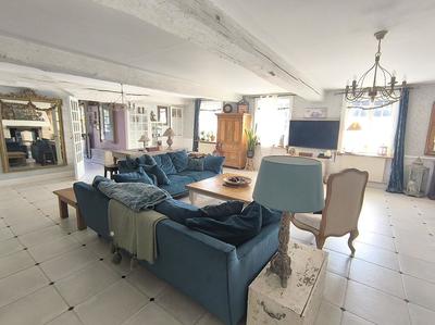Maison - 249 m² - 7 pièces