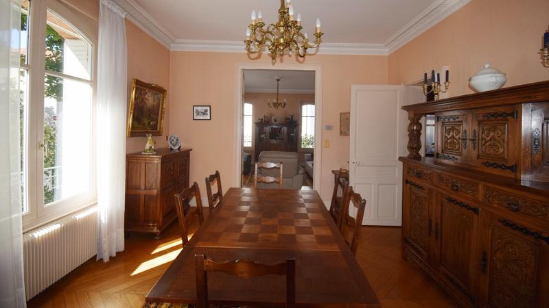 Maison - 214 m² - 9 pièces