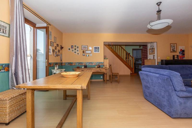 Maison - 245 m² - 8 pièces