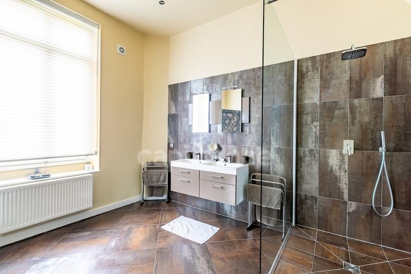 Château - 750 m² - 15 pièces