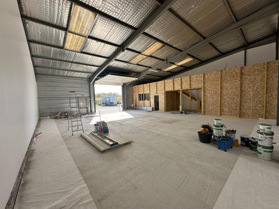 Local d'activités - 235 m²