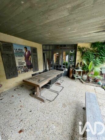 Maison - 259 m² - 9 pièces