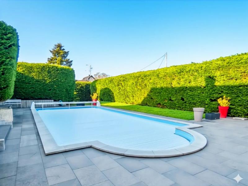 Maison - 250 m² - 8 pièces