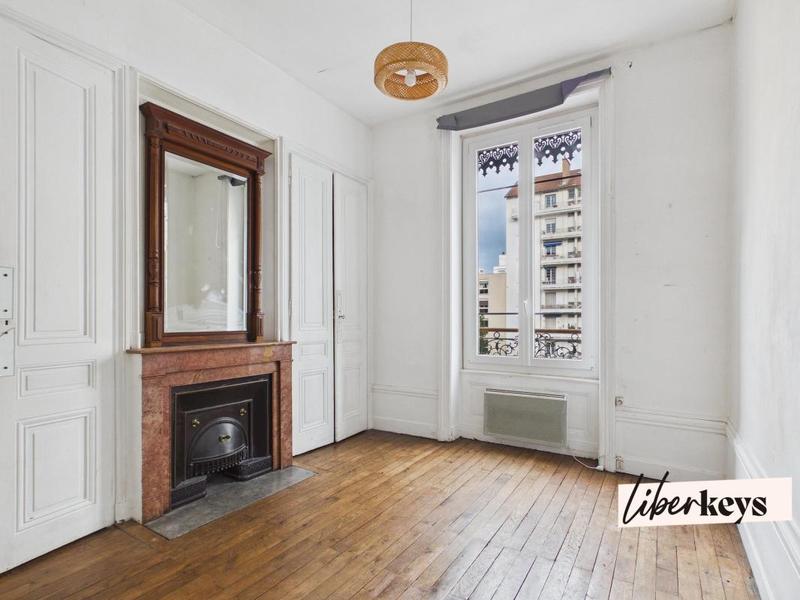 Appartement ancien - 80 m² - 4 pièces