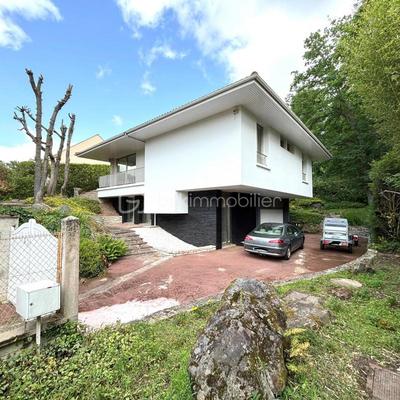 Maison d'architecte - 140 m² - 5 pièces